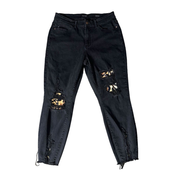 Judy Blue Denim - Judy Blue Jeans Leopard Patch Black Distressed Skinny Fit Size 16W